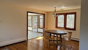 Unclassified image, 4 of 23, button - Charming Cape Cod house in Dennis Massachusetts. Pets Friendly! (Dennis)