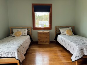 3 chambres, bureau, Wi-Fi gratuit, draps fournis