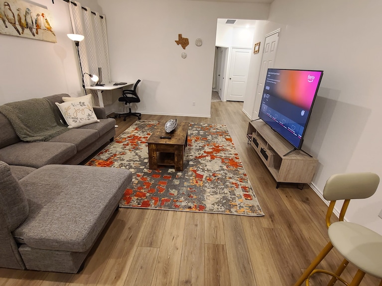 Attached 1 Bedroom Private Suite - Kyle, TX