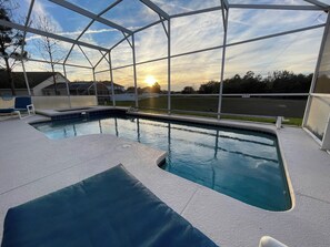 Piscine extérieure, piscine chauffée