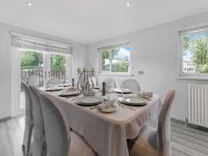 Dining - 5 bedroom accommodation in Helston (Helston)