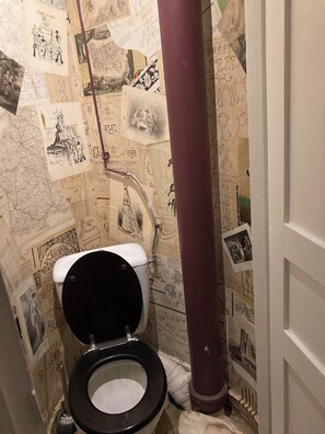 Hair dryer, towels, soap, shampoo - Hausmann Apartment, Metro, Paris 75012 Close to Restaurants and Shops (Paris)