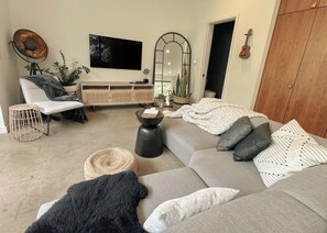 Smart TV - The Austin Oasis: Modern, spacious, and close to everything (Austin)