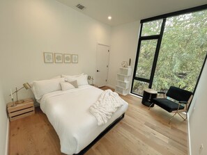 3 bedrooms, iron/ironing board, travel cot, WiFi - The Austin Oasis: Modern, spacious, and close to everything (Austin)