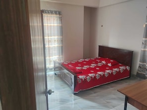 9 Schlafzimmer, Bügeleisen/Bügelbrett, WLAN, Bettwäsche