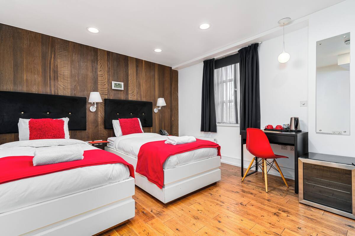 In-room safe, laptop workspace, iron/ironing board, WiFi (free)