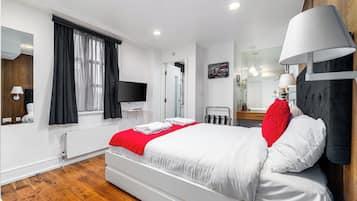 Superior Double Room, Ensuite, City View (Premier Double Room) | 1 bedroom, in-room safe, laptop workspace, iron/ironing board
