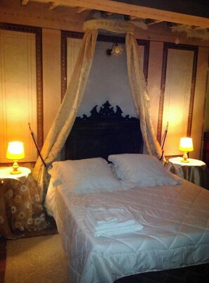 4 soverom, skrivebord, strykejern/-brett og wi-fi (inkludert)