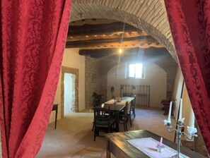 Dining - 4 Bedroom Private vacation home in Pievebovigliana (Pievebovigliana)