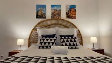 5 bedrooms, iron/ironing board, WiFi, bed sheets