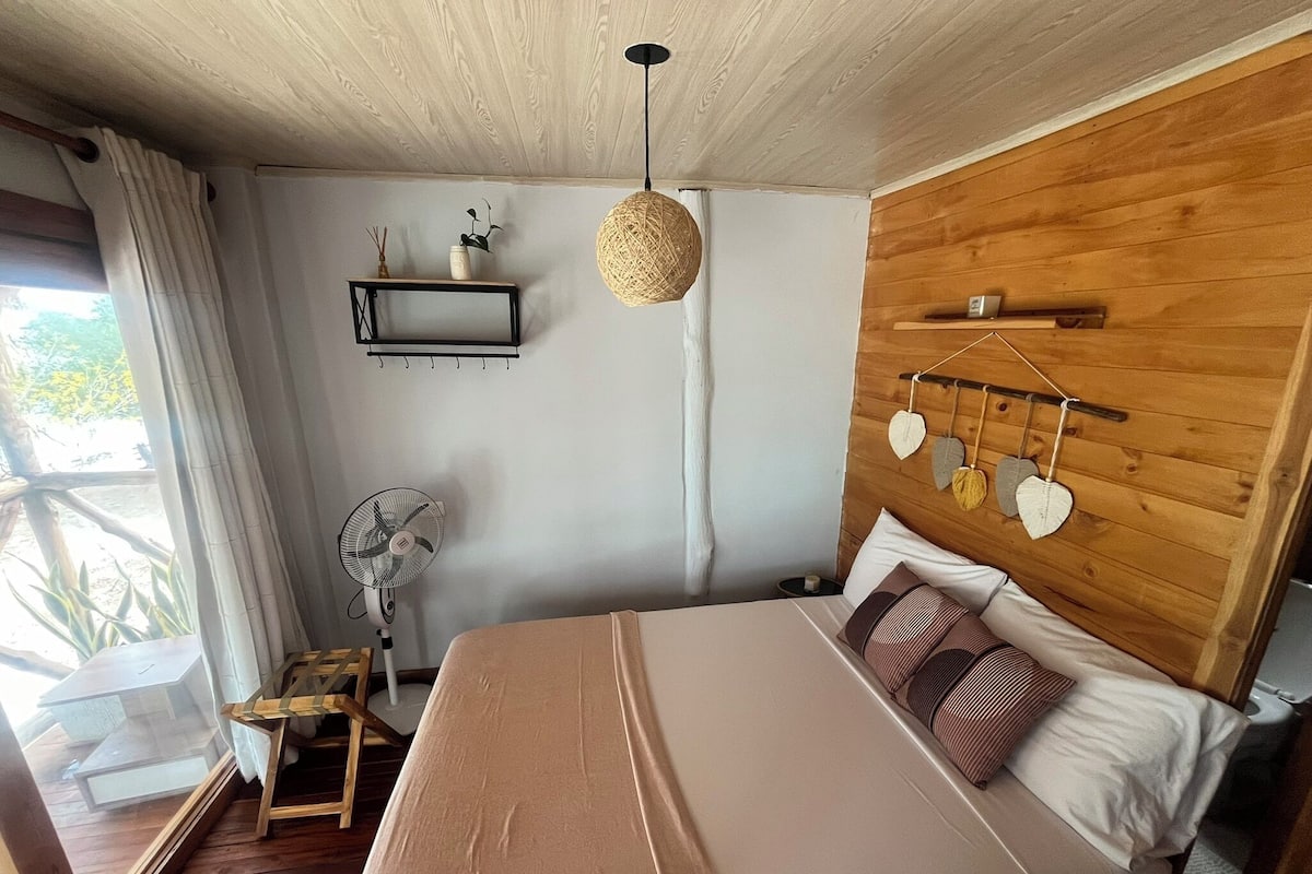 Standaard tweepersoonskamer, balkon, uitzicht op zee | Gratis wifi