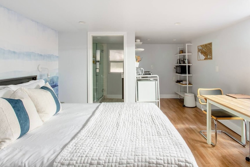 Cozy Studio With Separate Entrance Steps From Downtown - Alameda, CA