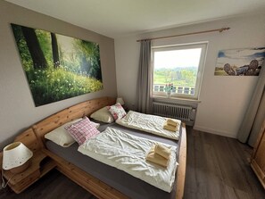 2 chambres, fer et planche à repasser, lit parapluie, Wi-Fi gratuit