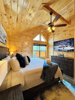 4 bedrooms, desk, iron/ironing board, WiFi