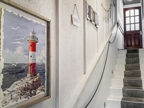 Unclassified image, 4 of 10, button