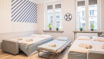 Habitación familiar | Escritorio, espacio para trabajar con laptop y wifi gratis