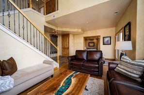 Smart TV, fireplace - Snowcrest C304|Ski Getaway |Hot Tub & Theater Room (Eden)