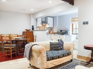 Living area - 1 bedroom accommodation in Penn (Penn)