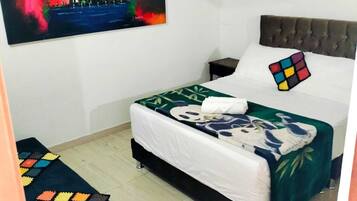 2 bedrooms, iron/ironing board, free WiFi, bed sheets