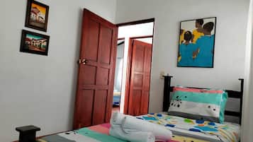2 habitaciones, tabla de planchar con plancha y wifi gratis