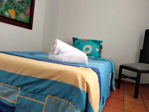 2 chambres, fer et planche à repasser, Wi-Fi gratuit, draps fournis