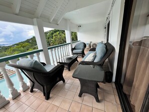 Property grounds - 2bed 2 bath with Shared Pool and a View. 7 mins to Cruz Bay! 15 mins to Beaches. (St. John)