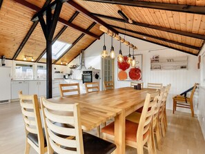 House | Dining - 9 Person Holiday Home in Praesto (Praesto)