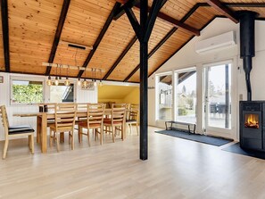 House | Dining - 9 Person Holiday Home in Praesto (Praesto)