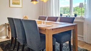 House | Dining - 4 Person Holiday Home in Soderkoping (Soderkoping)