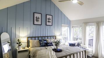 2 slaapkamers, een bureau, een strijkplank/strijkijzer, gratis wifi