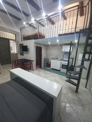 1 室のベッドルーム、アイロン / アイロン台、WiFi、ベッドシーツ