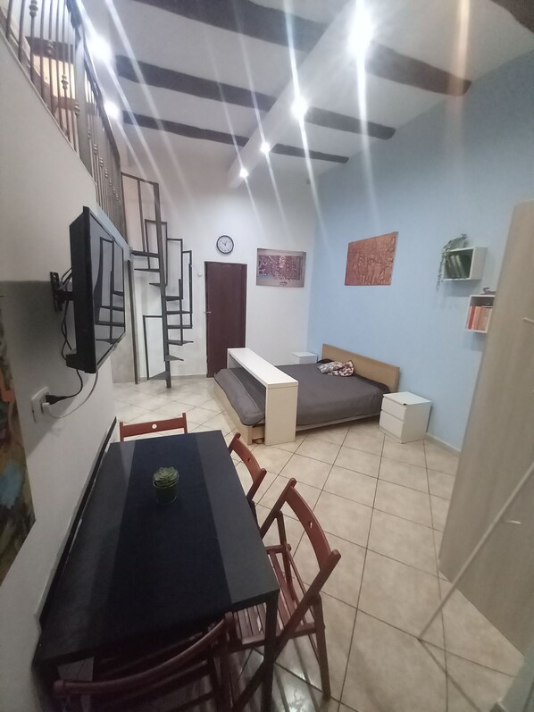 1 室のベッドルーム、アイロン / アイロン台、WiFi、ベッドシーツ