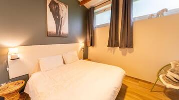 House | 4 bedrooms, bed sheets