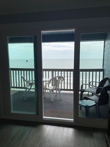 Beautiful Ocean Front Condo Garden City SC