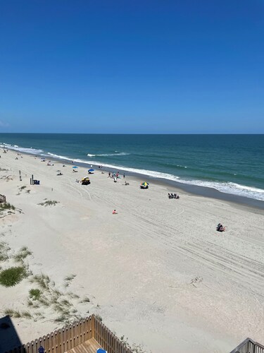 Beautiful Ocean Front Condo Garden City SC