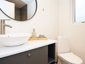 House | Bathroom - 4 Star Holiday Home in Glesborg (Glesborg)