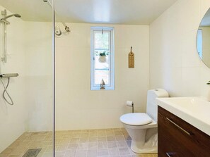 House | Bathroom - 4 Star Holiday Home in Uddevalla (Uddevalla)