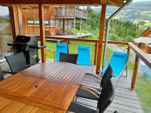 Chalet | Outdoor dining - Alpenglockchen Comfortable Holiday Residence (Stadl-Predlitz)