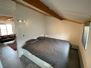 House | 3 bedrooms, individually furnished - Holiday Home in Koksijde With Garden and BBQ (Koksijde)