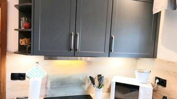 House | Private kitchen | Fridge, oven, electric kettle, toaster