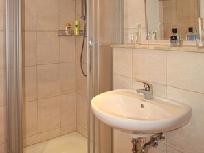 Rumah | Kamar mandi | Perlengkapan mandi gratis dan sandal