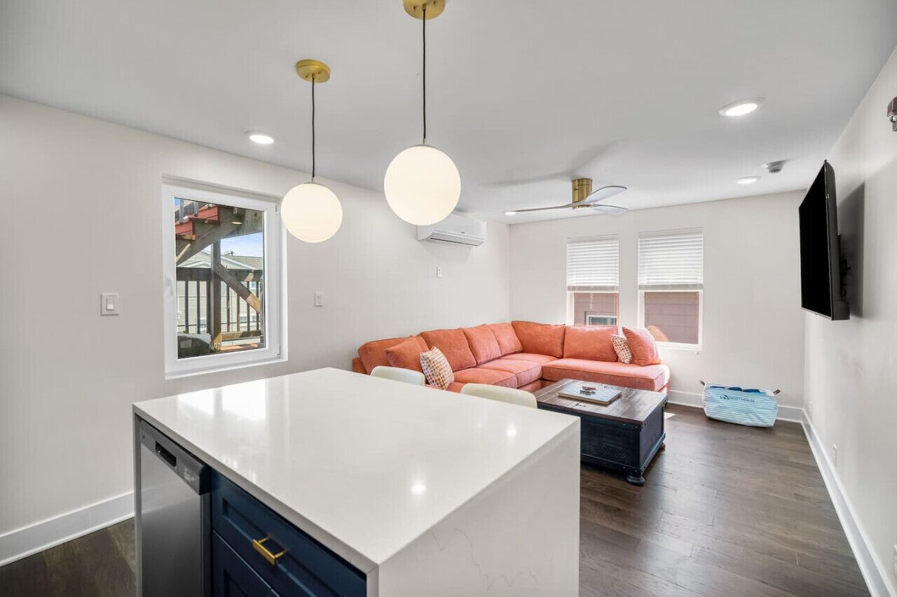 The Octopus House: Coastal Chic 2br Retreat - Sleeps 6 - Ocean City, NJ