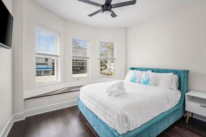 2 bedrooms, desk, iron/ironing board, free WiFi