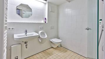 Apartment | Bilik Mandi | Tuala disediakan