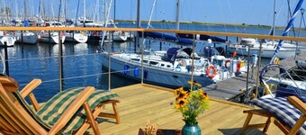 Premium Houseboat on the Lake