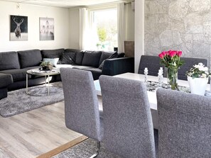 House | Dining
