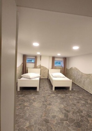 Huis | 4 slaapkamers, individueel gemeubileerd, een strijkplank/strijkijzer