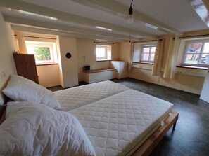 Hus | 4 soverom, individuelt innredet og strykejern/-brett