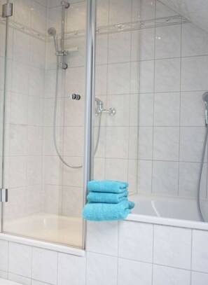Apartemen | Kamar mandi | Handuk