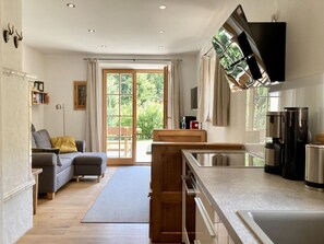House | Private kitchen | Stovetop, highchair - Mountain Love Subject Matter (Aschau im Chiemgau)
